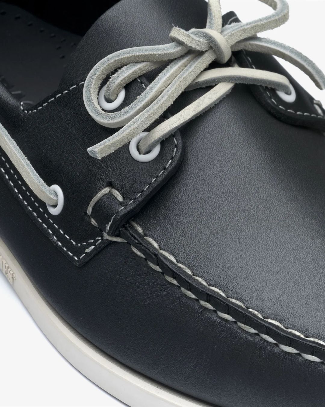 Sebago: SMOOTH LEATHER  /  “DOCKSIDES” MODEL