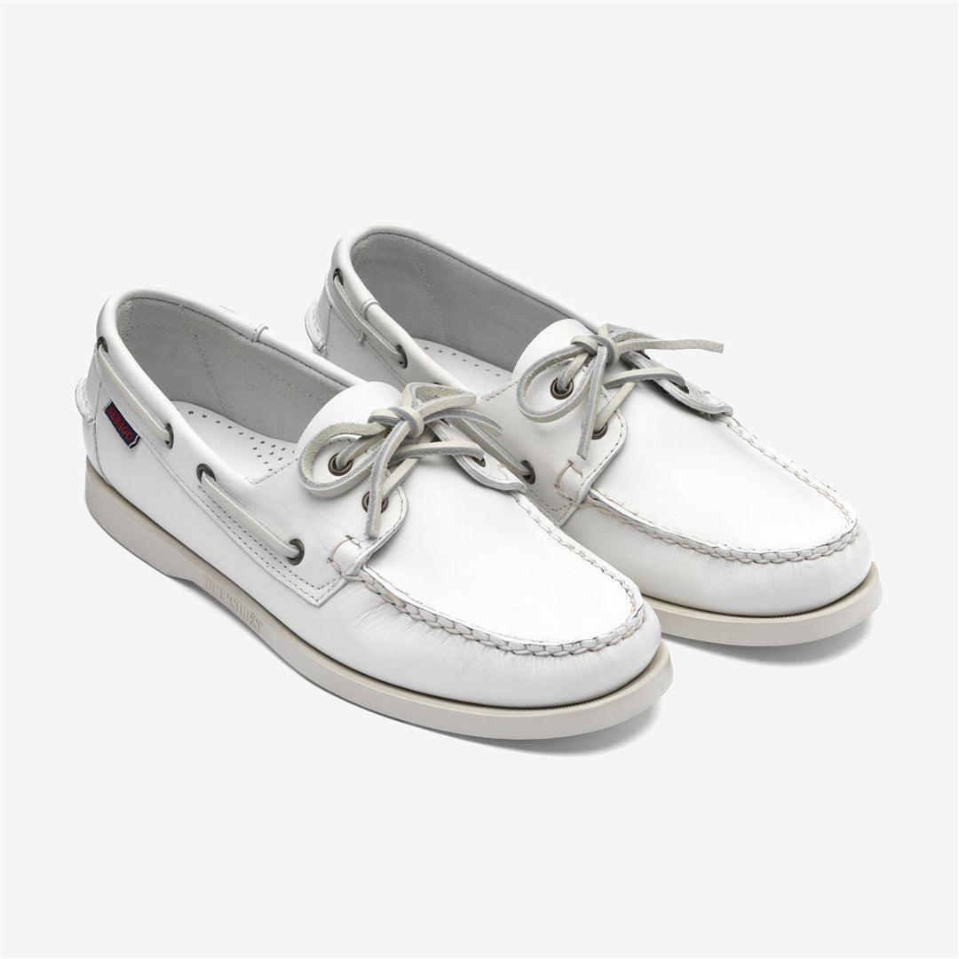 Chaussures bateau mocassins en cuir gris et blanc pour homme main