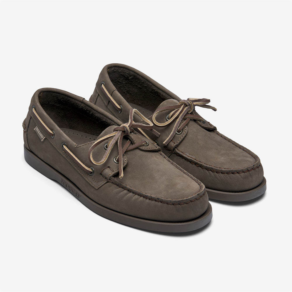 Zapatos náuticos tipo mocasín para hombre en color marrón 02