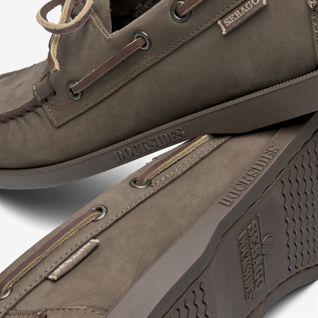 Braune Herren-Mokassin-Bootsschuhe im maritimen Stil main