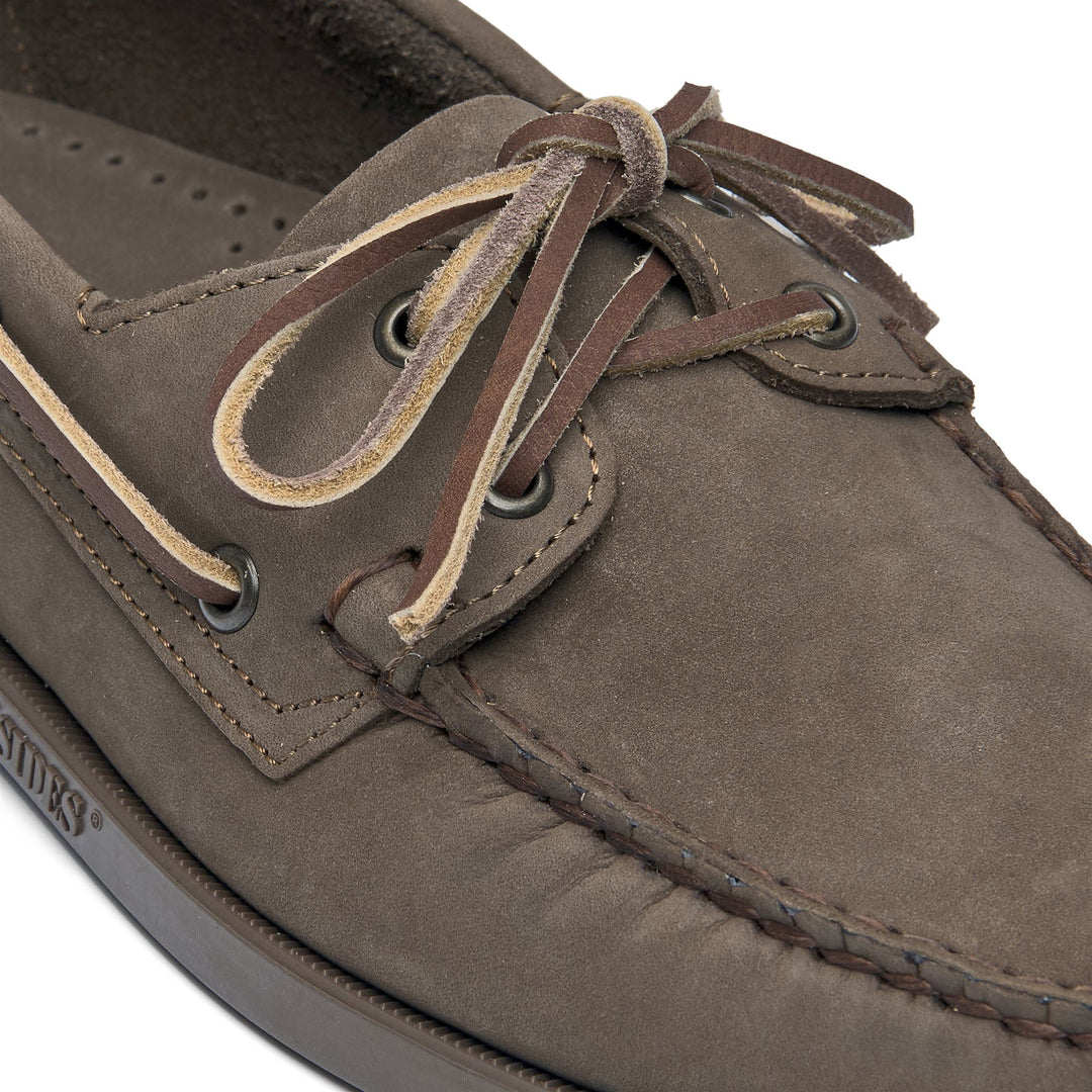 Braune Herren-Mokassin-Bootsschuhe im maritimen Stil main