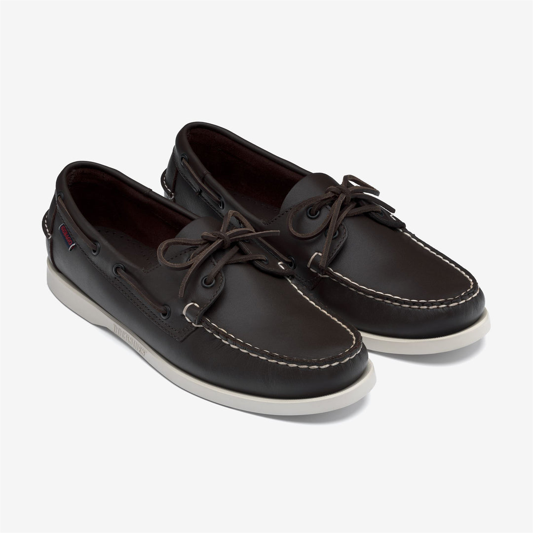 Zapatos náuticos tipo mocasín para hombre en color marrón oscuro main
