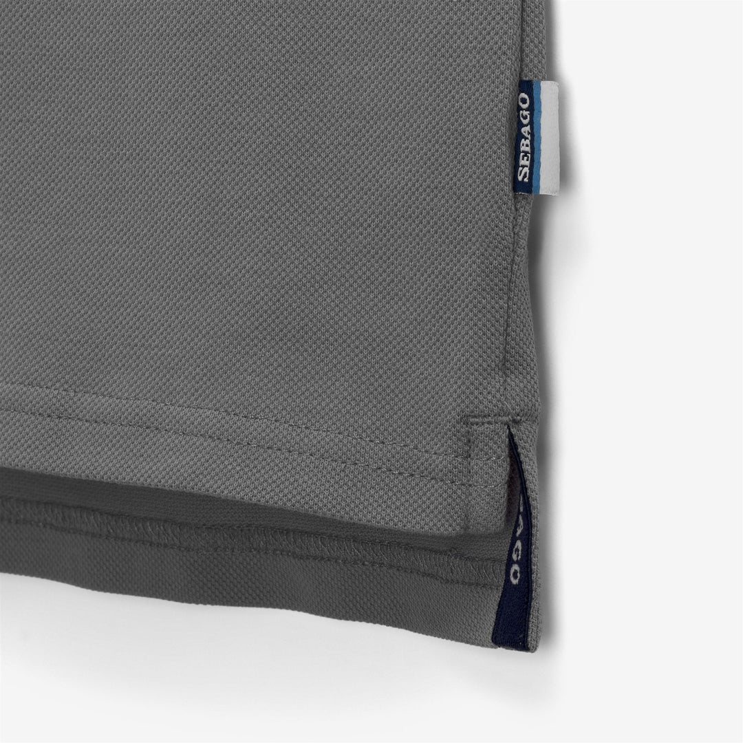 Polo de vela gris para hombre en cómodo algodón main