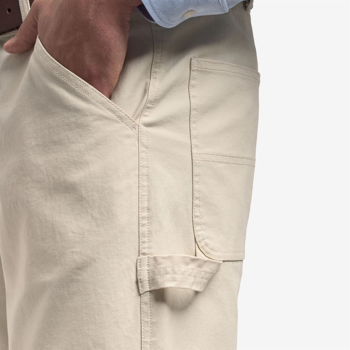 Pantalones de carpintero casuales beige para hombre con bolsillos utilitarios 6