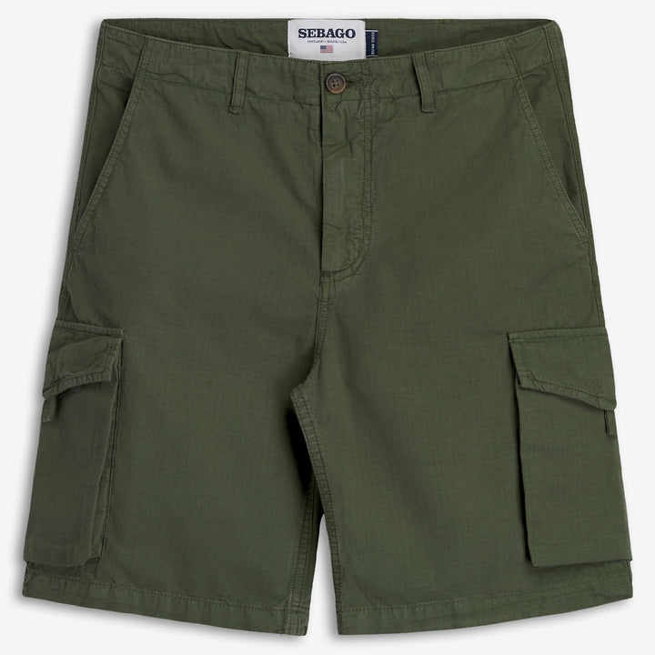 Pantalones cortos cargo náuticos para hombre en verde loden con bolsillos largos 1