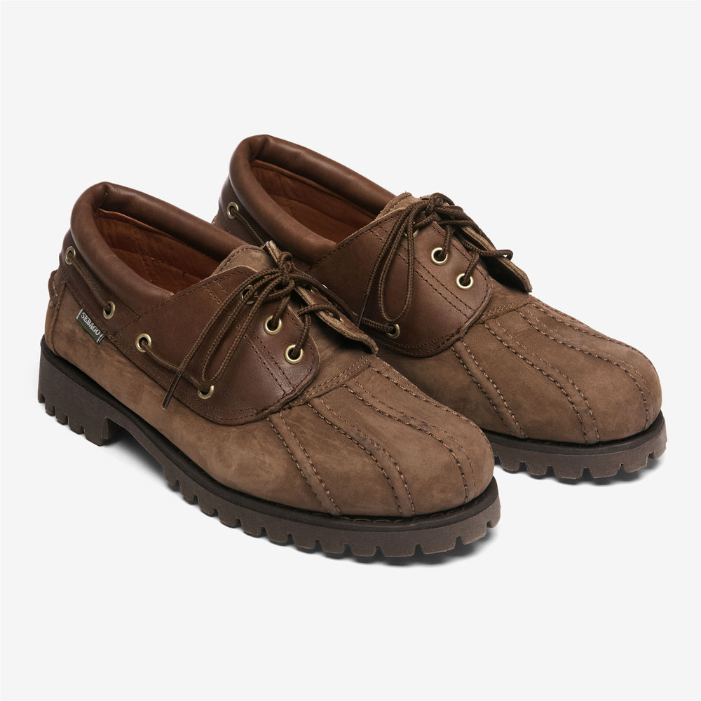 Mocasines bajos de piel para hombre, color marrón oscuro, con suela de goma. 02