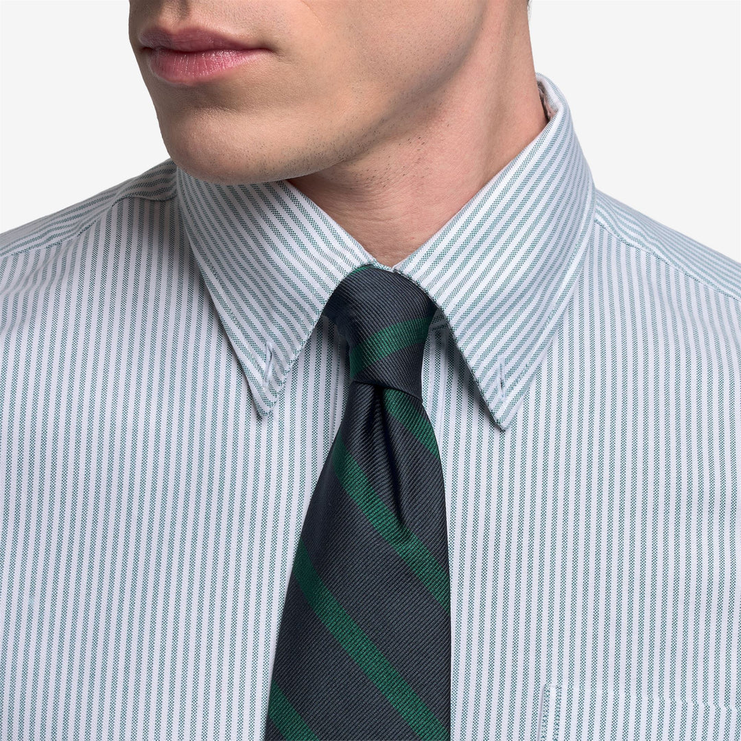 Blaue Herren-Seidenkrawatte im Regimentsstil für elegante und legere Looks main