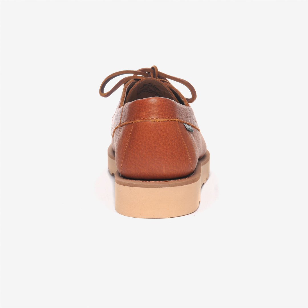 Mocassins marron cousus main pour homme, alliant confort et style main