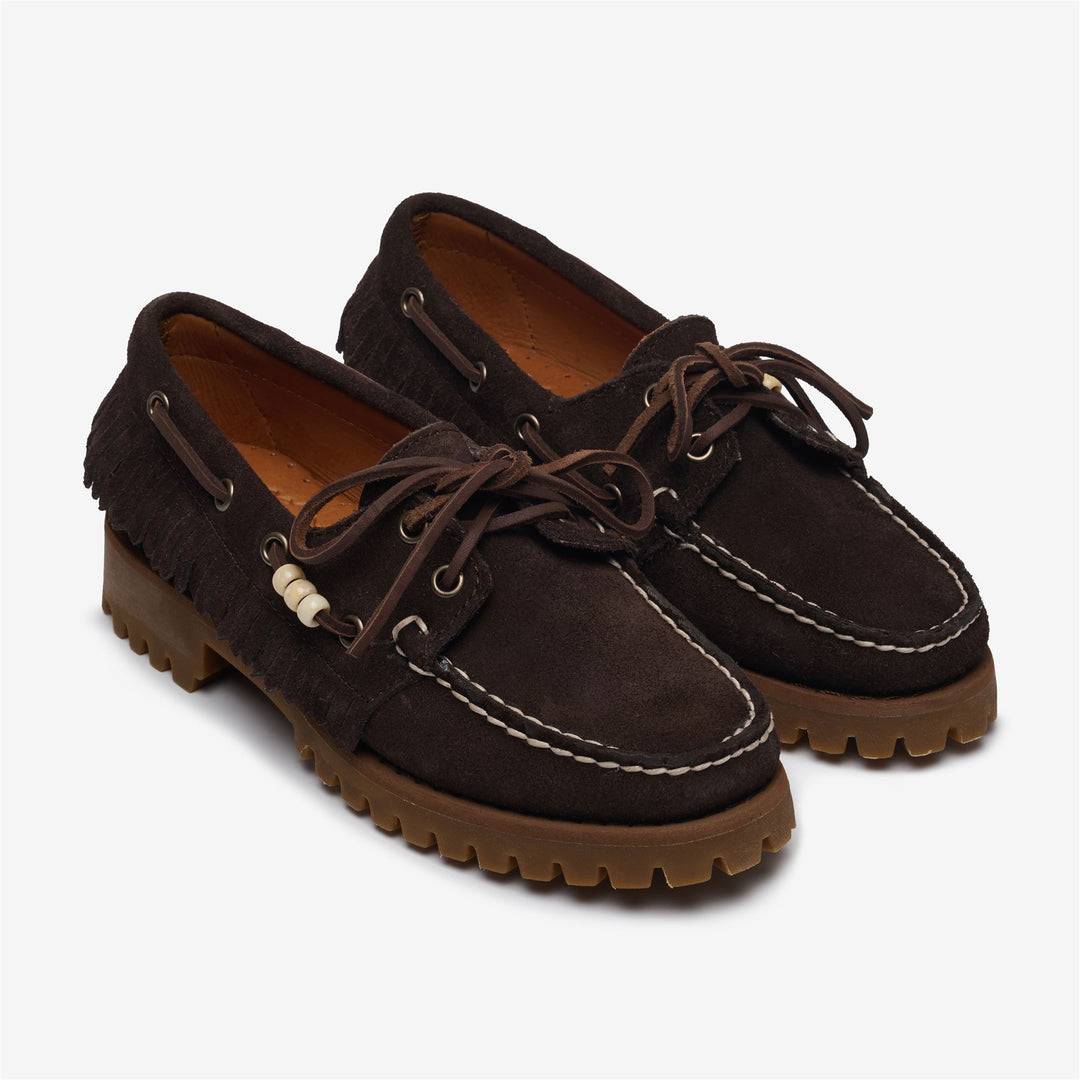 Mocasín de ante marrón para mujer con detalle de flecos y cuentas main