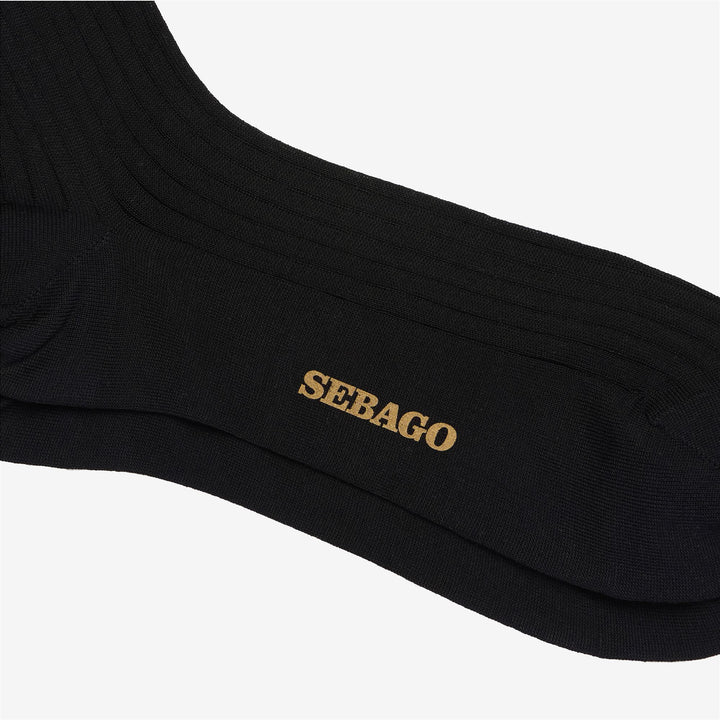 Black Unisex Quarter High Leisure Socks with Silky Smooth Comfort 2