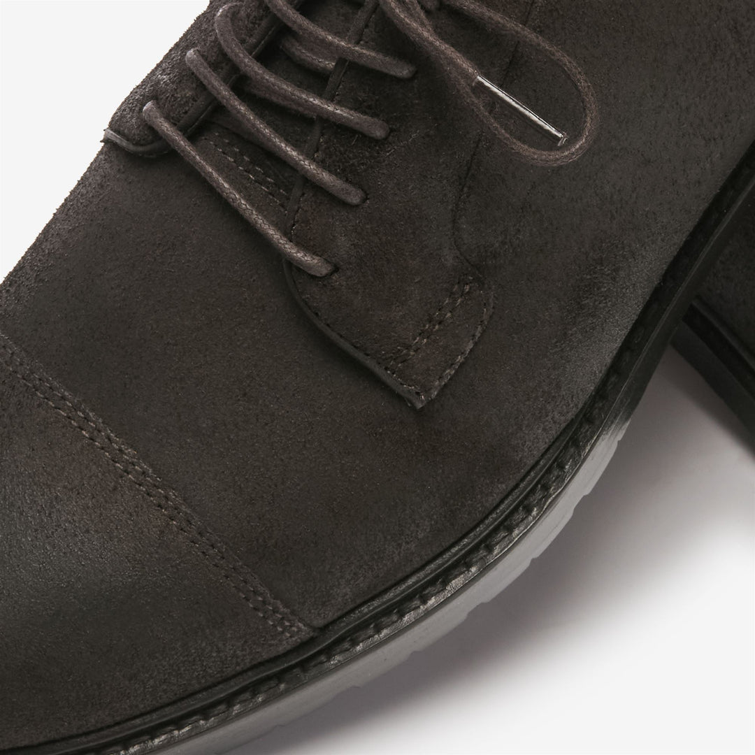 Zapatos de hombre de ante marrón oscuro con cordones y corte bajo, suela antideslizante. main