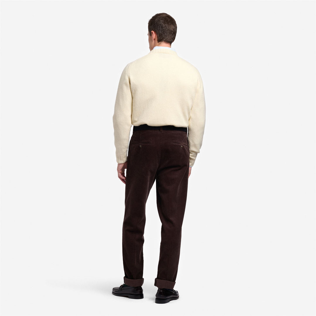 Pantalon chino marron en velours côtelé pour homme, coupe ajustée et poches main