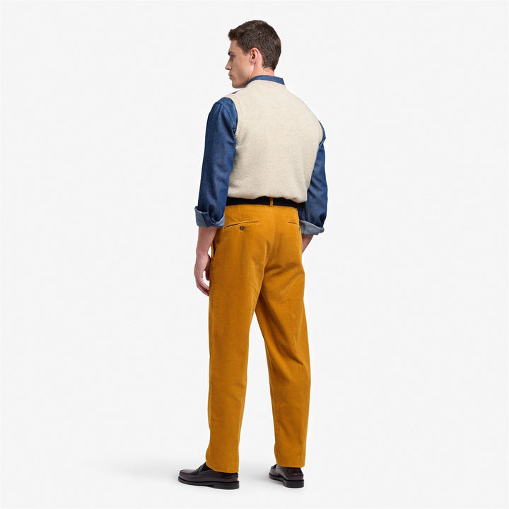 Pantalones de vestir chinos de pana color canela amarillo para hombre 4