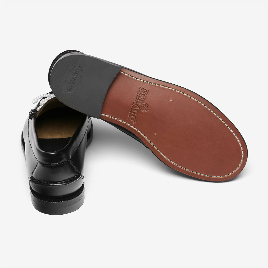 Mocasines de piel negros para mujer con lazo de perlas main