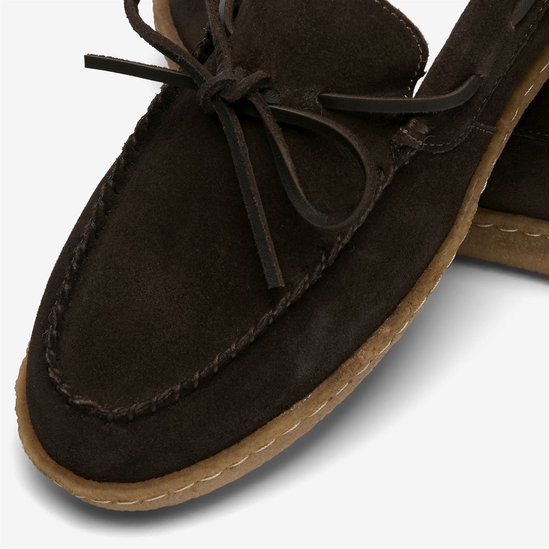 Mocasines Docksides de gamuza marrón oscuro para hombre, ideales para actividades al aire libre. main