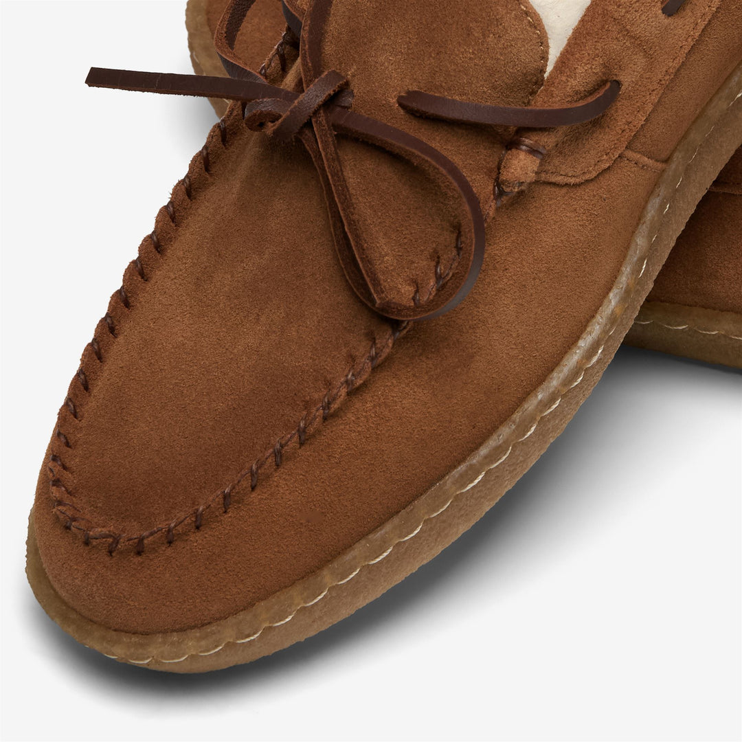 Mocasines Docksides de gamuza marrón para hombre con forro de piel sintética. main