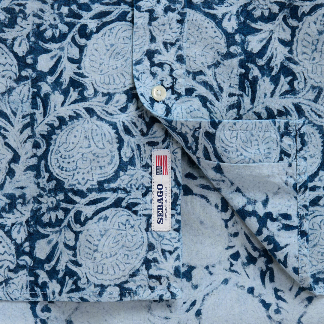 Camisa informal unisex gris con botones y estampado gráfico main