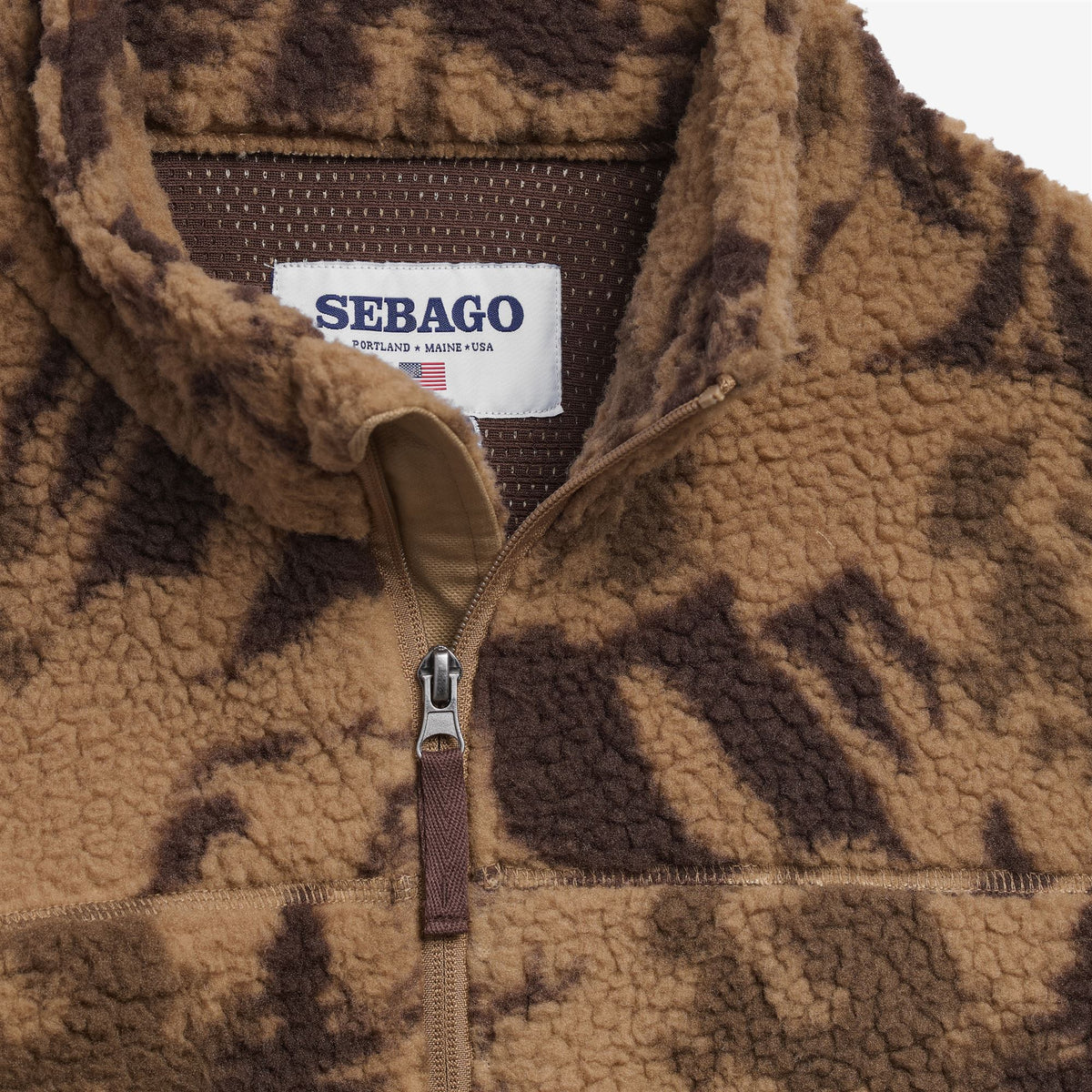 Fleece_Unisex_KAMOURASKA_Full Zip_Beige-Brown - Commercial 3