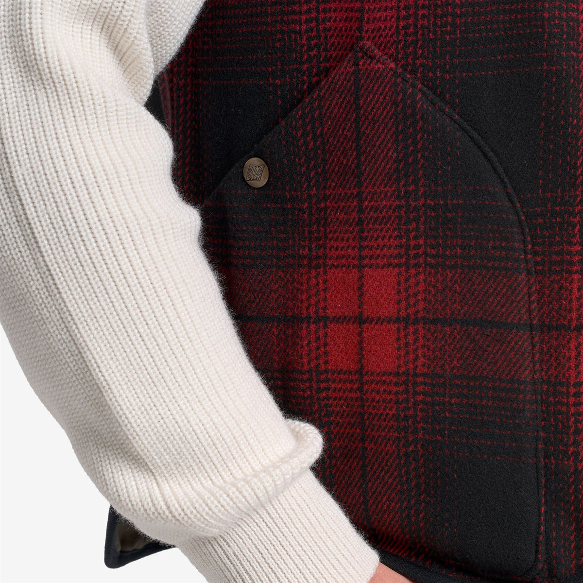 Dresses_Unisex_WILDRIVER CHECK_Waistcoat_Red-Black - Commercial 7