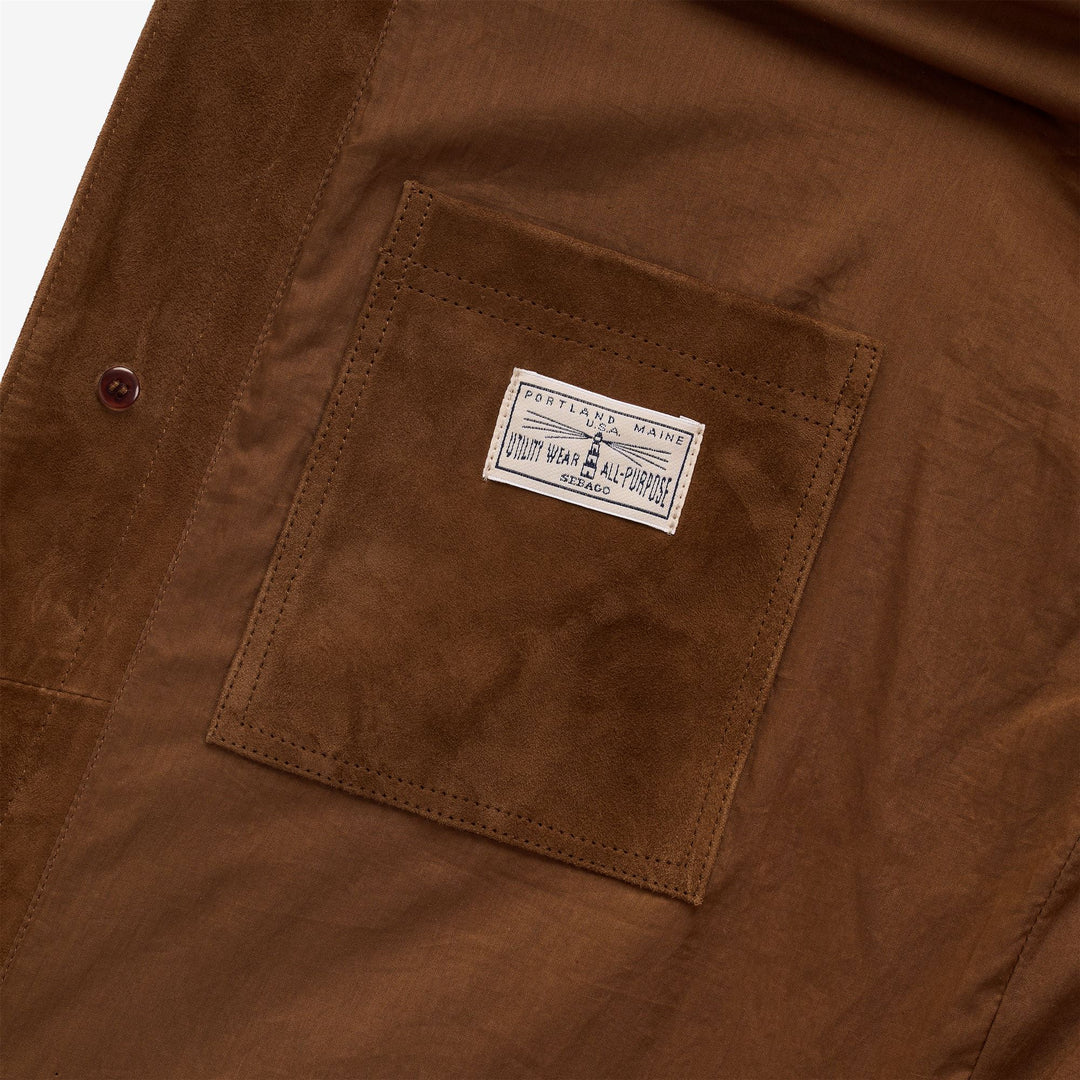 Chaqueta unisex de ante marrón caqui con bolsillos de parche main