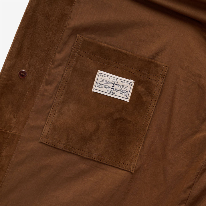 Chaqueta unisex de ante marrón caqui con bolsillos de parche 3