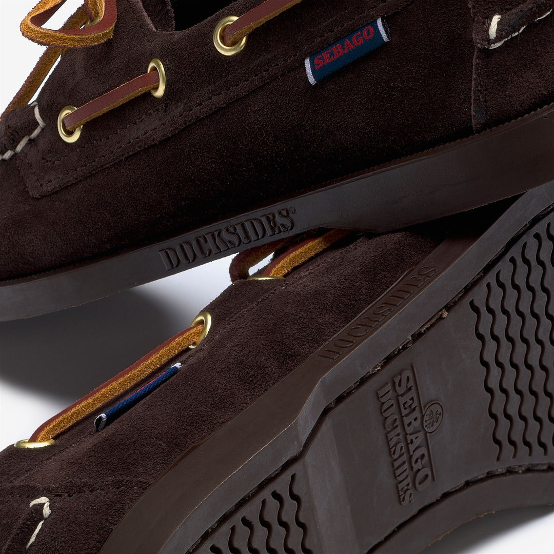 Mocassins bateau en daim marron foncé pour femmes, idéaux pour la navigation de plaisance main