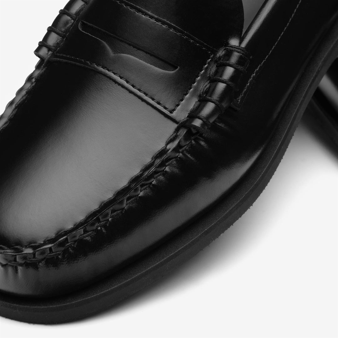 Mocassins classiques en cuir noir pour femmes avec semelle en caoutchouc main