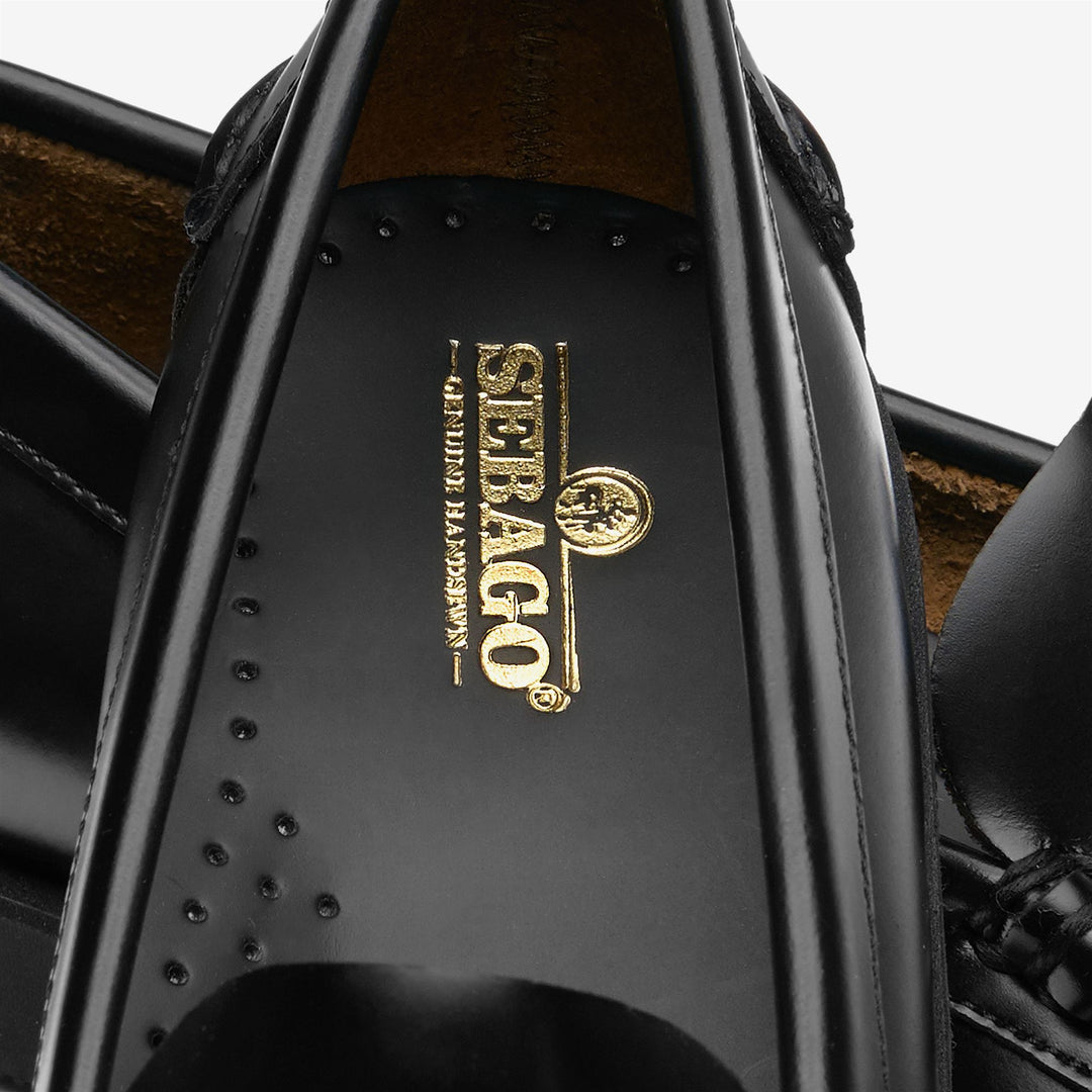 Mocassini classici in pelle nera da donna con suola in gomma main