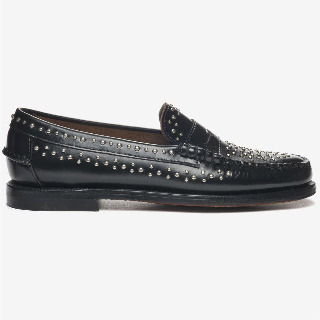 Mocasín de piel negro para mujer con adornos de tachuelas 01