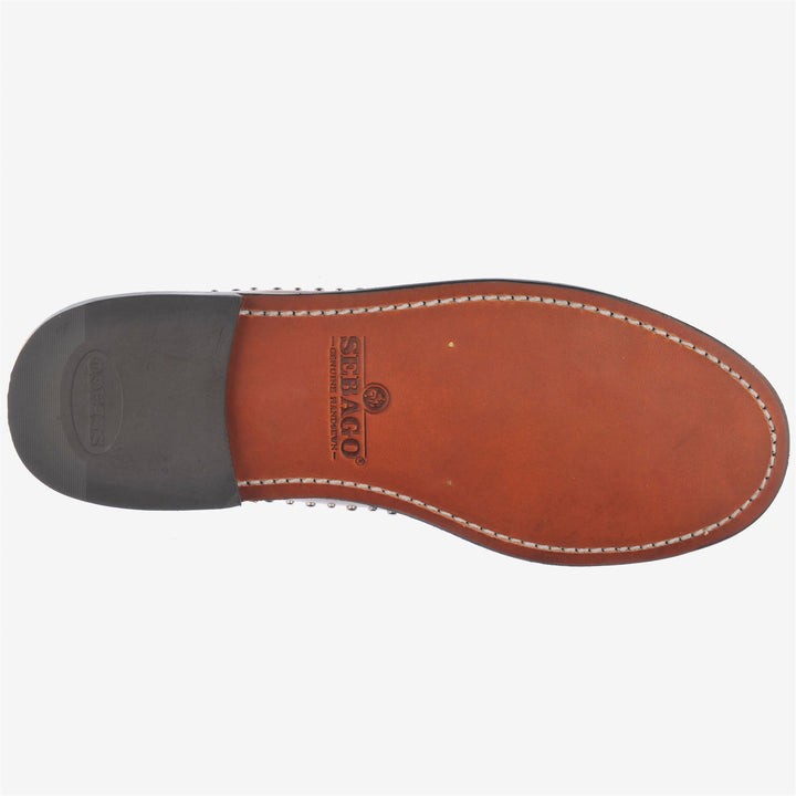 Beigegelber Damen-Ledermokassin mit Nietenverzierungen 2