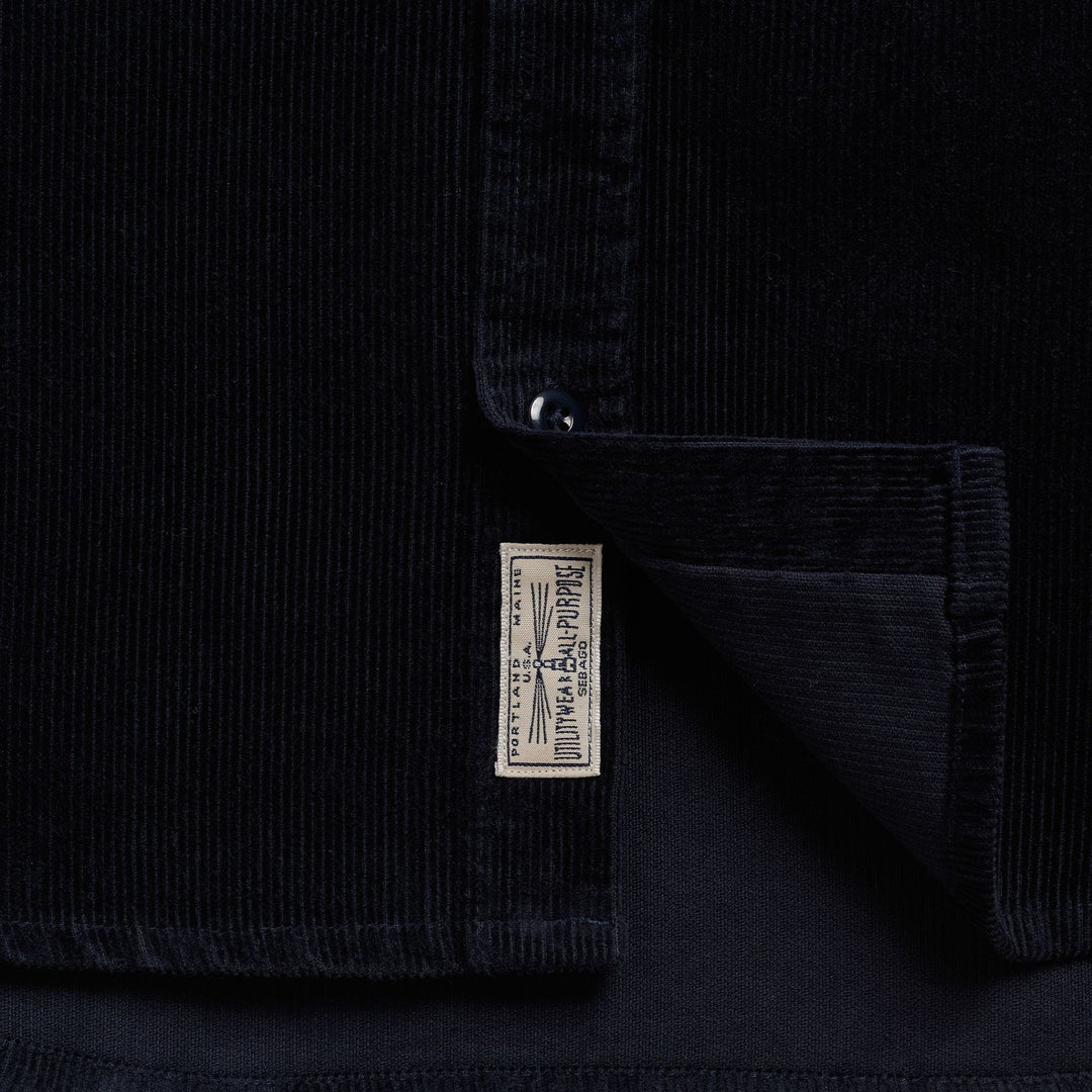 Camicia unisex in velluto a coste blu scuro con tasche funzionali. main