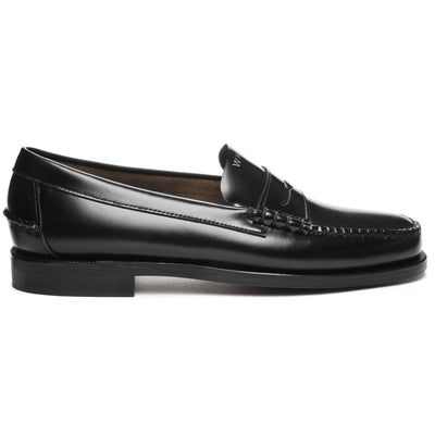 Moc Man CLASSIC DAN TAG Moccasin BLACK- WHITE WHITE SOCKS Photo (jpg Rgb)			