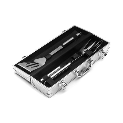 CAMP ACCESSORIES Unisex LINNEUS Barbecue Set GREY SILVER Dressed Front (jpg Rgb)	